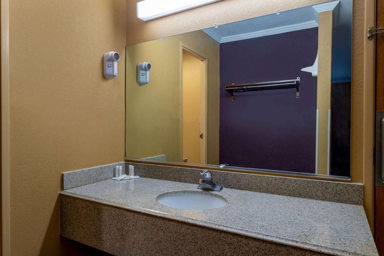 Days Inn By Wyndham Anderson In Extérieur photo